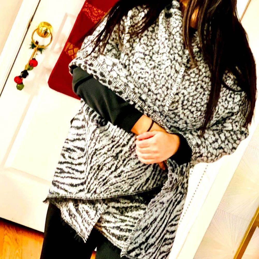 Michael Kors NWOT Pashmina, grey and black animal print